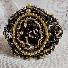 Bracelet Cléopâtra manchette Haute-Couture brodé avec onyx noir, Cristaux de Swarovski et rocailles verres